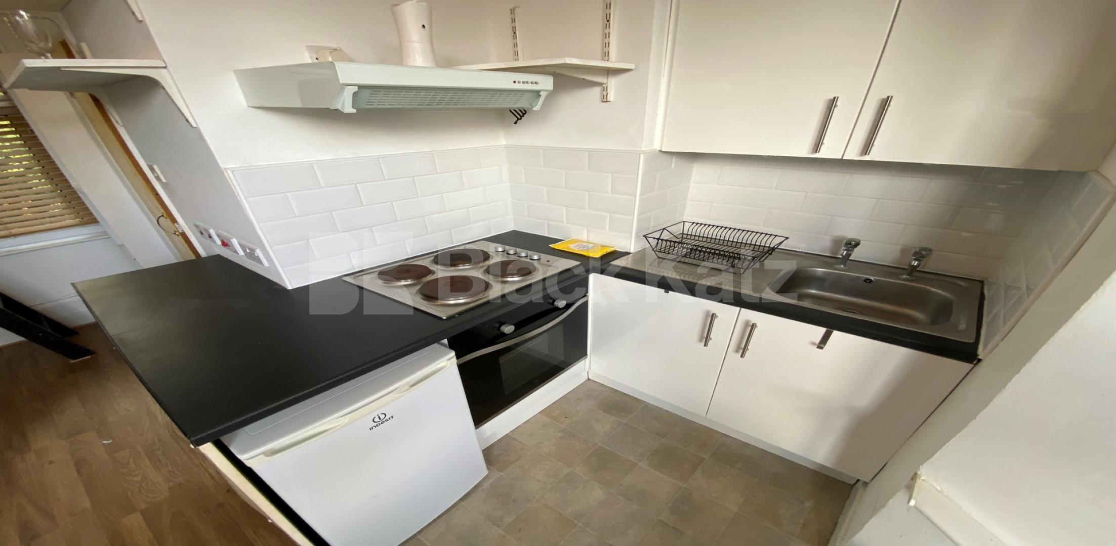 			Studio Apartment, 1 bath, 1 reception Studio			 Leconfield Road , NEWINGTON GREEN-CANONBURY